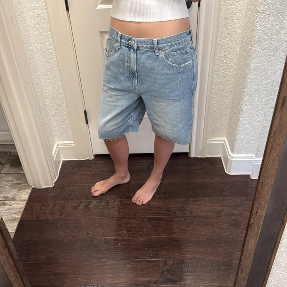 NWT Free People Ghost Town high rise  Long jorts Short size 32